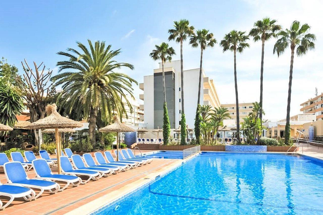 Отель Globales Santa Ponsa Park Экстерьер фото