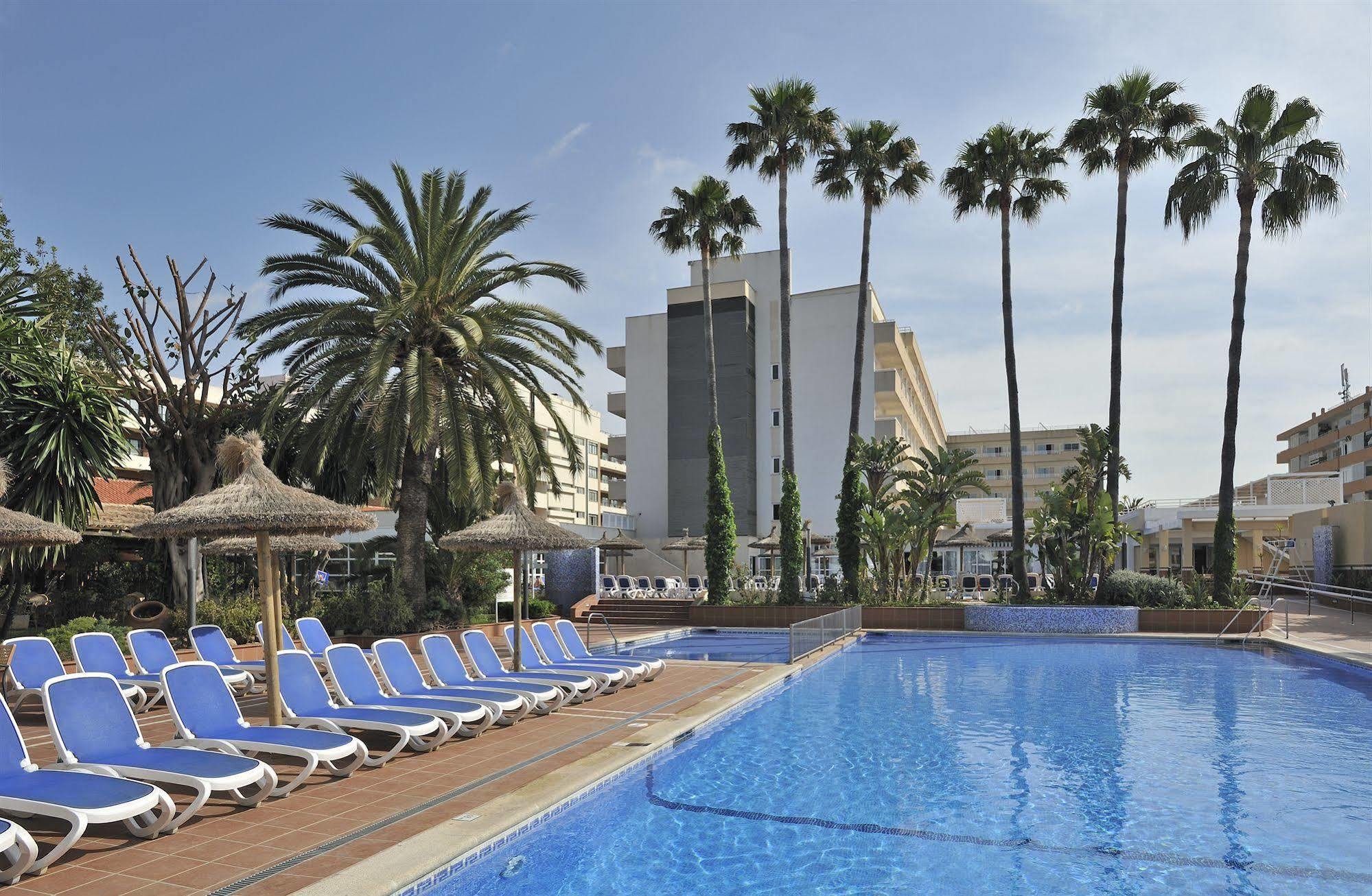 Отель Globales Santa Ponsa Park Экстерьер фото