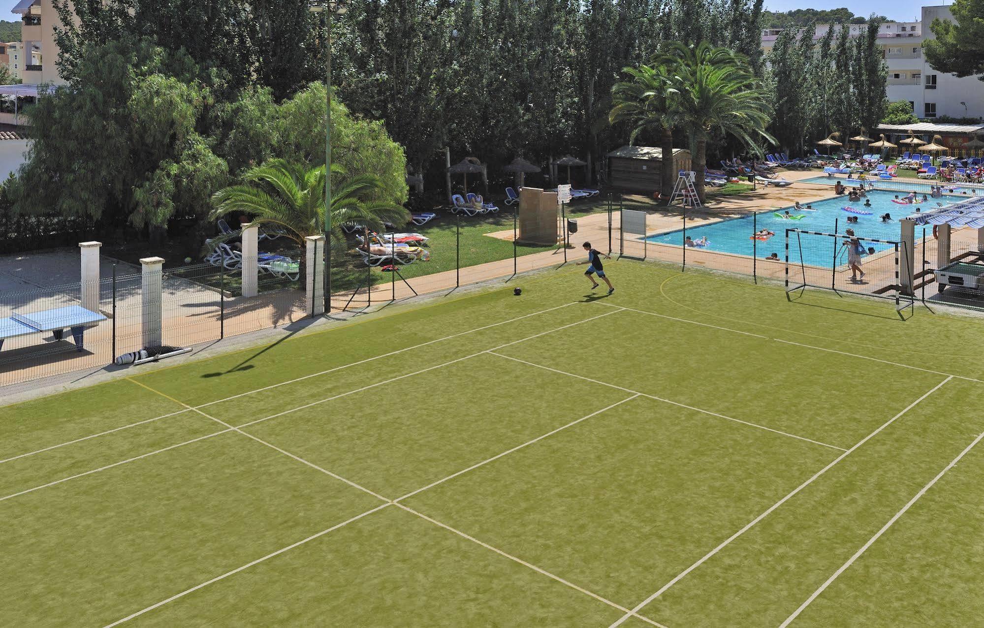 Отель Globales Santa Ponsa Park Экстерьер фото